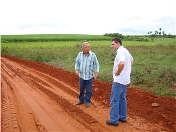 Diretor Tuca e o Vereador Português.