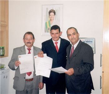 Ao centro, Vereador Zé Neca, com o amigo Lucas (a esq.) e o Deputado Zico Prado.